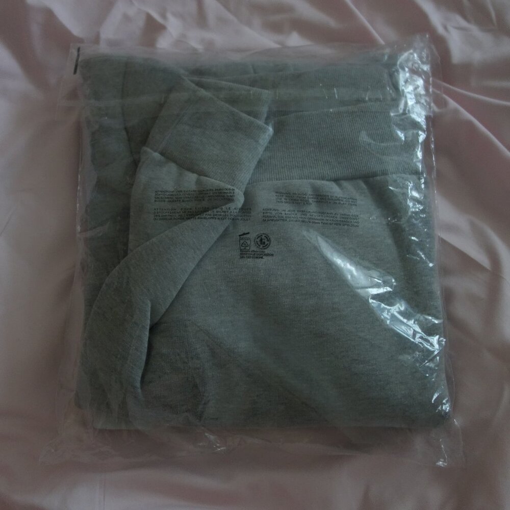 inBetweeners Est. 2021 Familia Grey Melange Unisex Hoodie Size M *NWT* - Picture 8 of 14